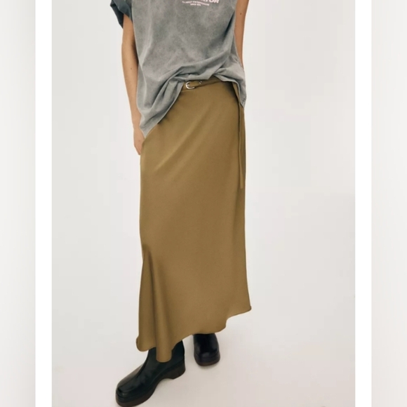 Zara Midi Skirt With Belt - Picture 2 of 3